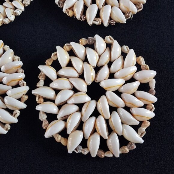 4pcCowrie Seashell Coasters Set Beach House Tropical - Picture 9 of 9